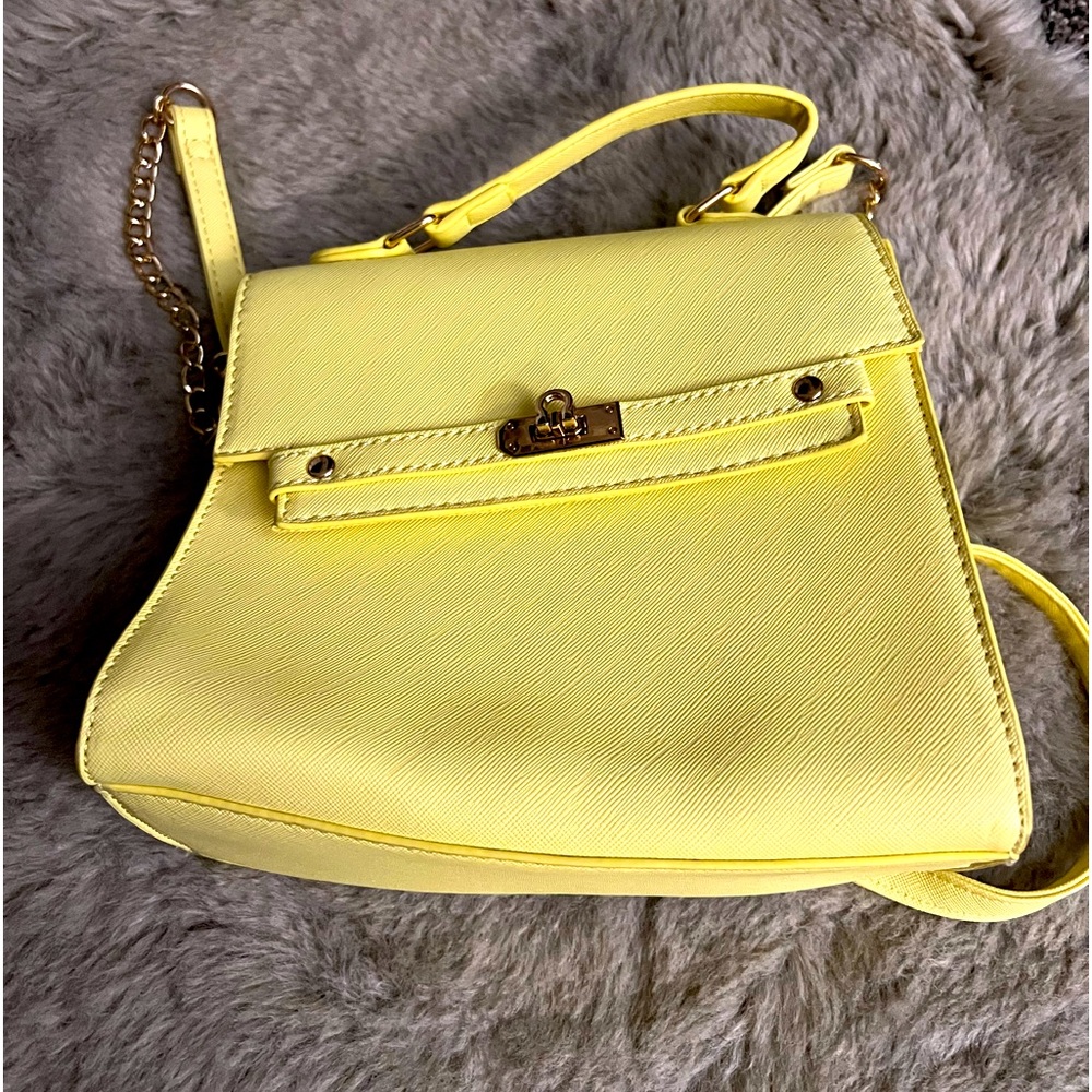 Small fashionable purse.